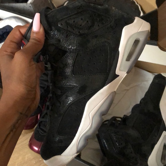 Jordan 6 Heiress Collection - Picture 2 of 2